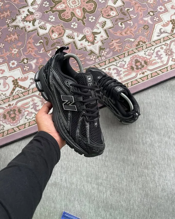 New Balance 1906R Black Grey