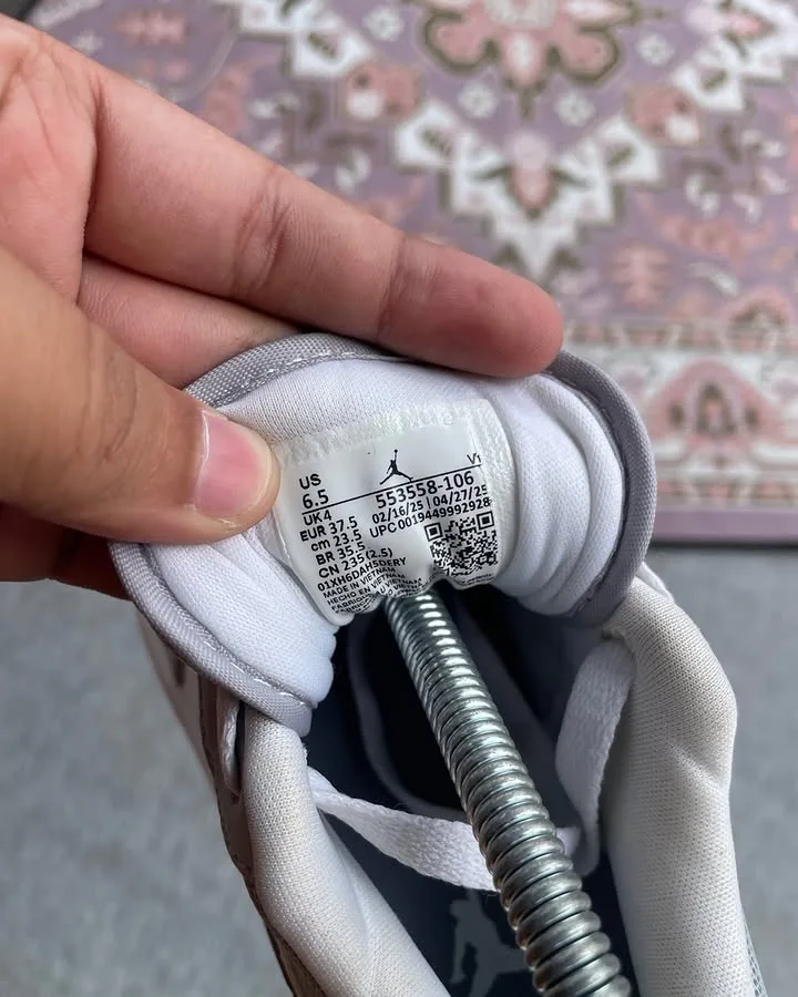 Nike Air Jordan 1 Low White Wolf gray