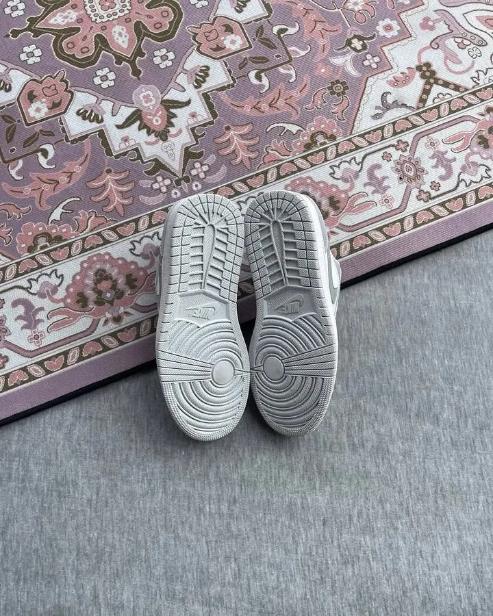 Nike Air Jordan 1 Low White Wolf gray