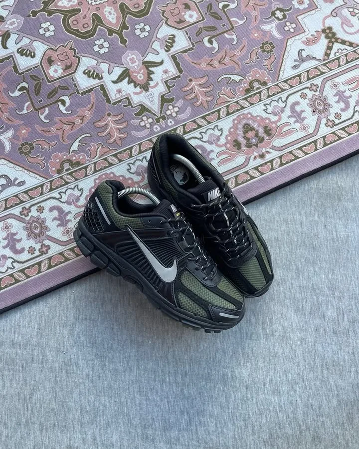 Nike Zoom Vamero 5 Black Sequoia