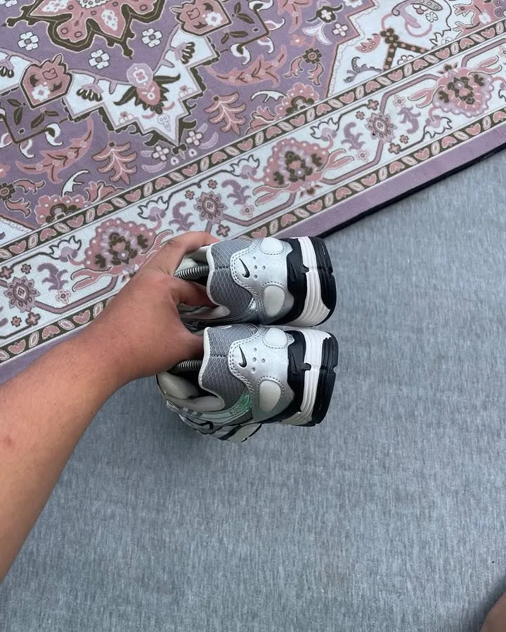 Nike P-6000 Methalic Silver