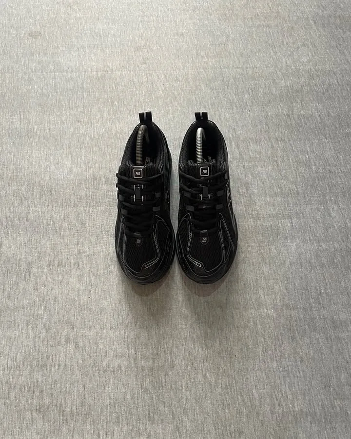 New Balance 1906R