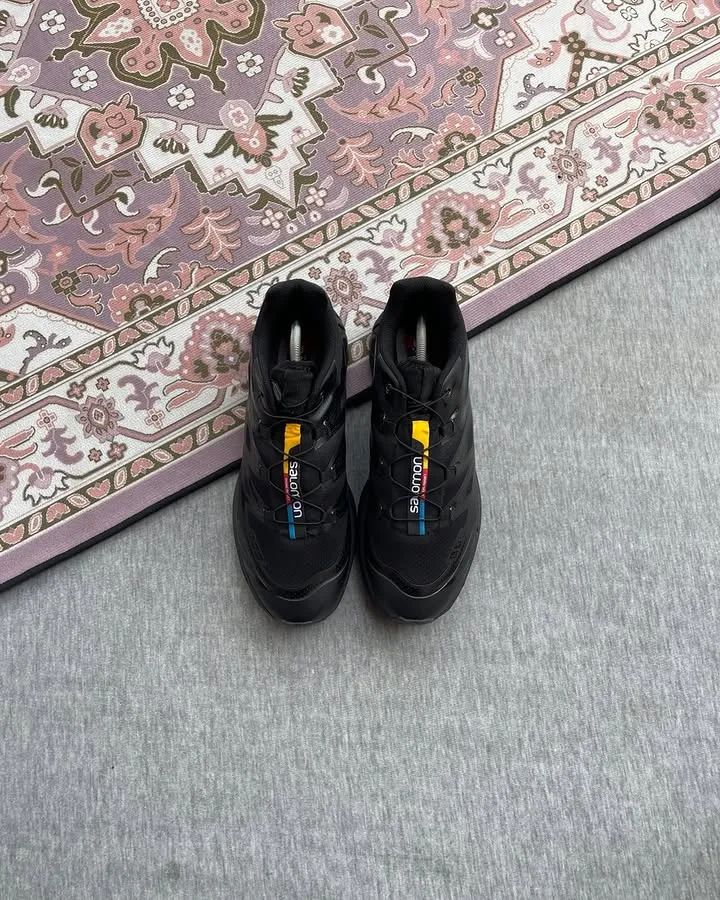 Salomon XT-6 triple black