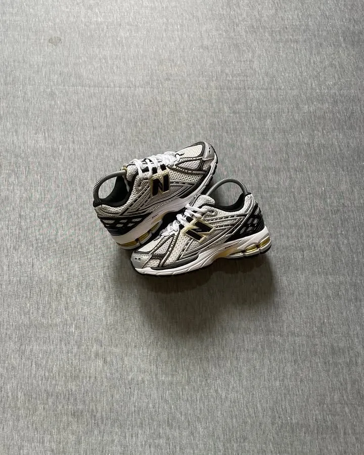 New Balance 1906R