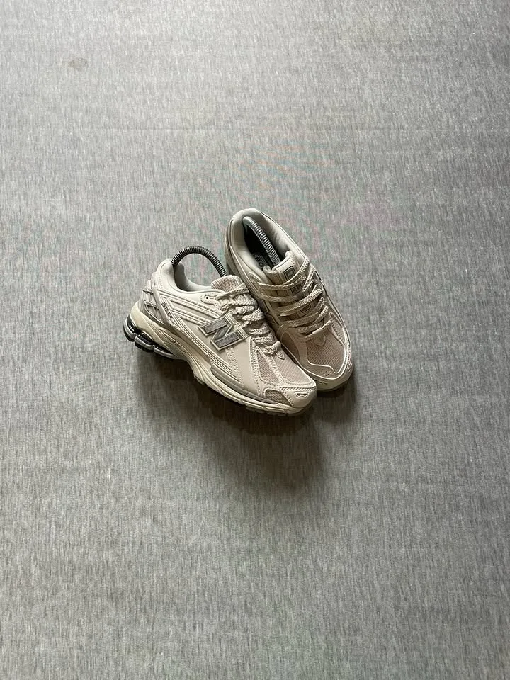 New Balance 1906R