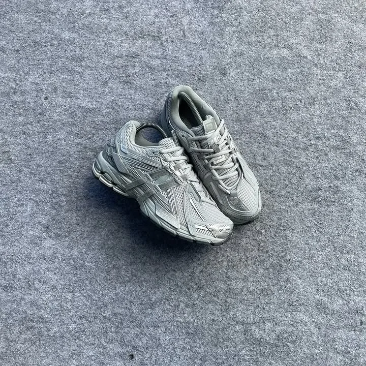 New Balance 1906R