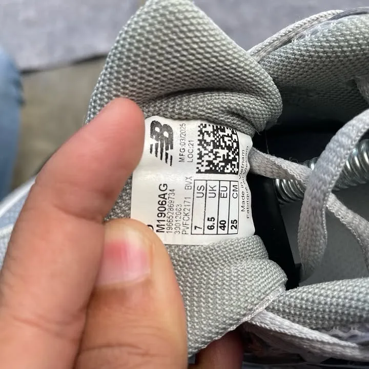 New Balance 1906R