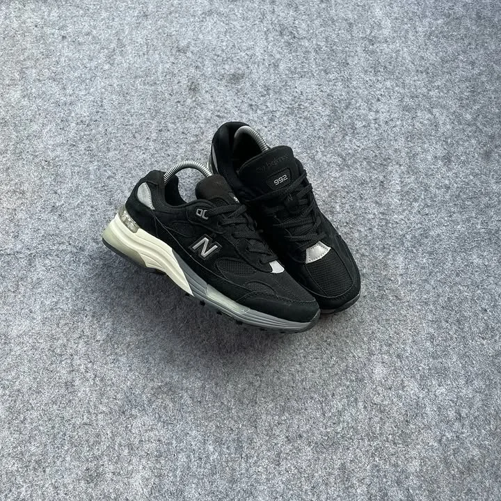 New Balance  992