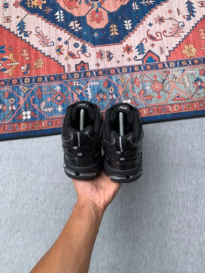 New Balance 1906R Black Silver Metallic
