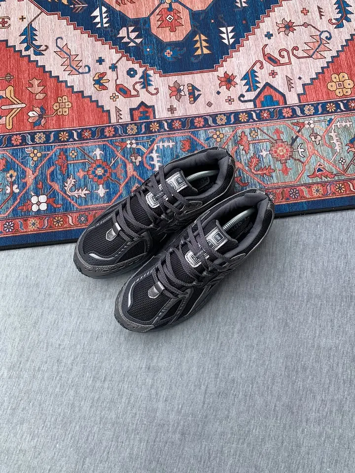 New Balance 1906R Black Silver