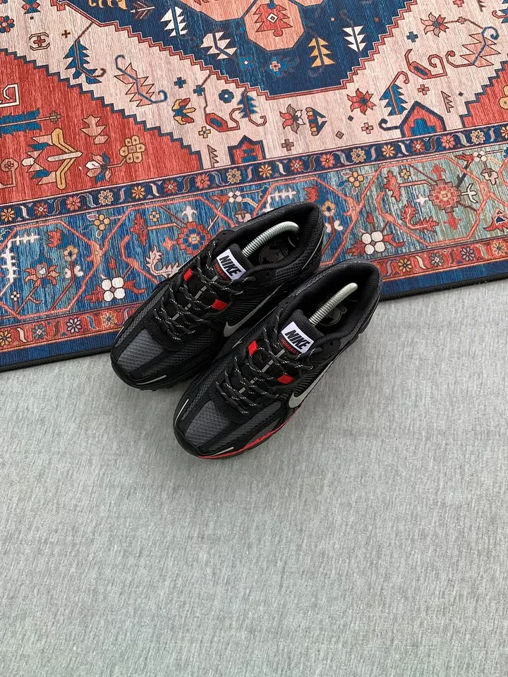 Nike Zoom Vomero 5 Black Metallic university red
