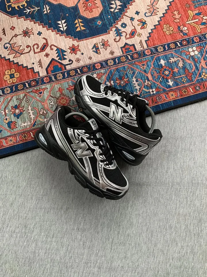 New Balance 740 Heron Metallic silver black