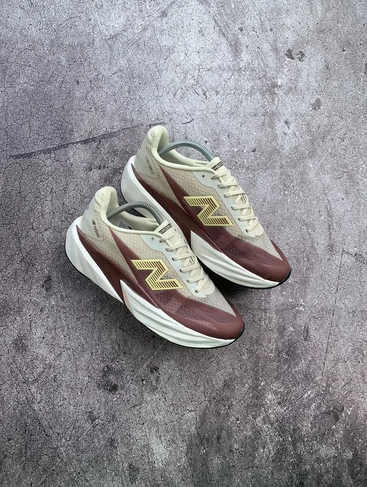 New Balance FuelCell v5 Beige brown