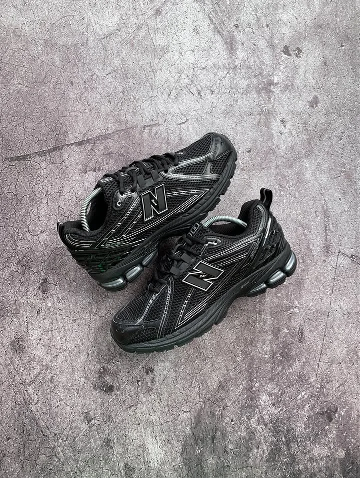 New Balance 1906R Black Silver metallic