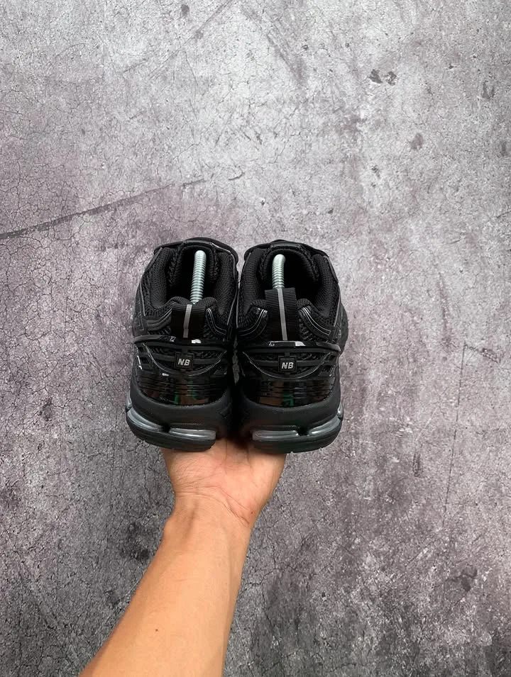 New Balance 1906R Black Silver metallic
