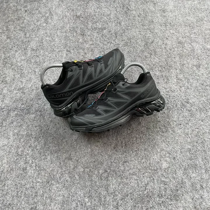 Salomon black