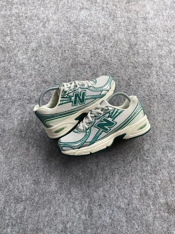 New Balance 740