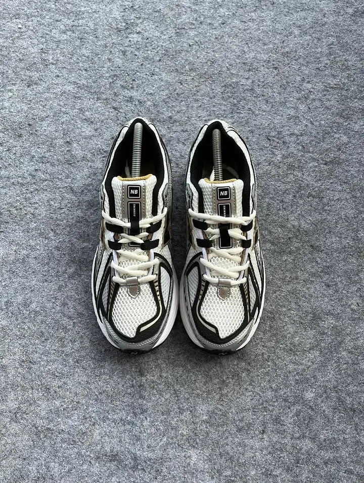 New Balance  1906r Black White Gold
