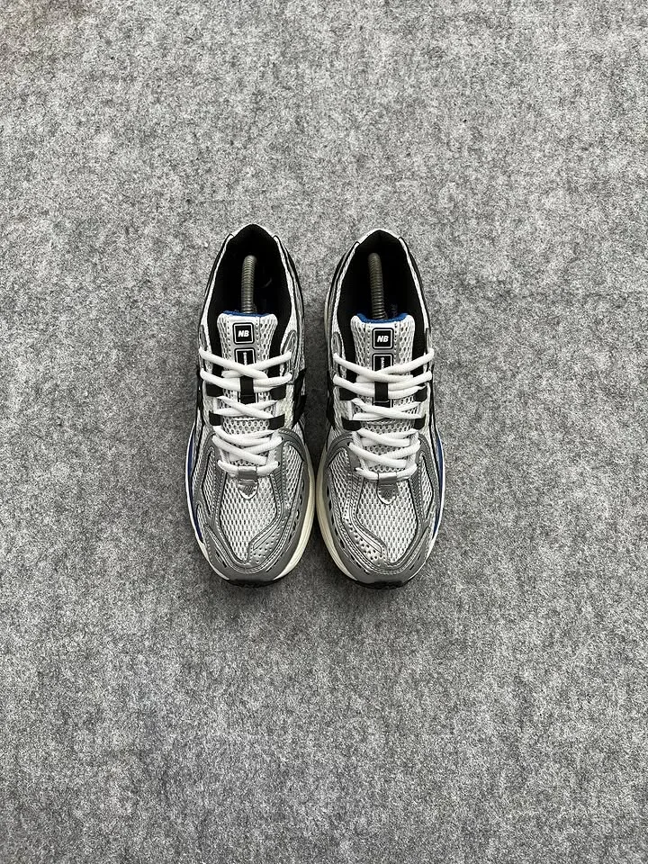 NEW BALANCE 1906R