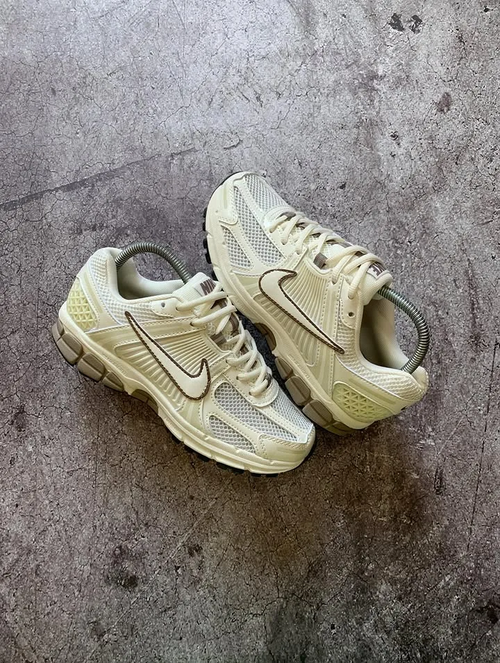Nike Zoom Vomero 5 Phantom Cream Brown