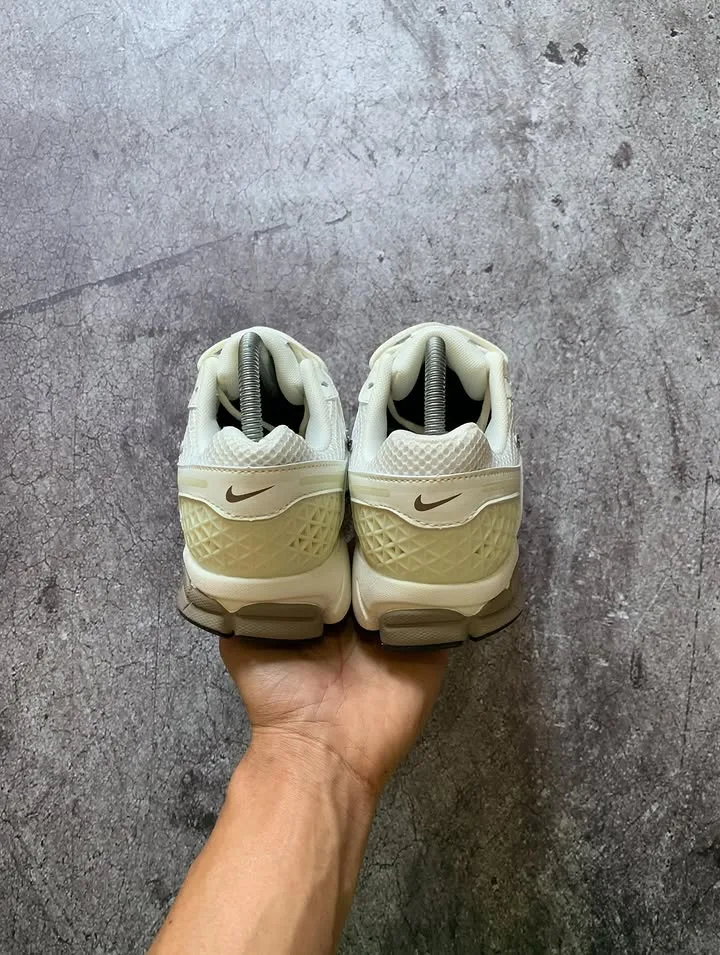 Nike Zoom Vomero 5 Phantom Cream Brown