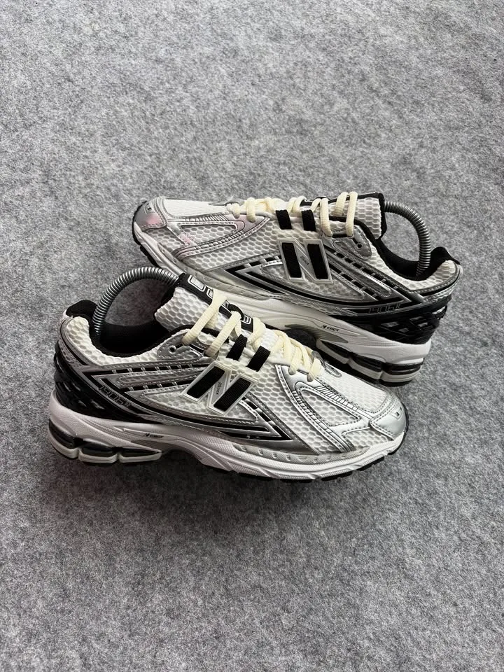 New balance 1906R