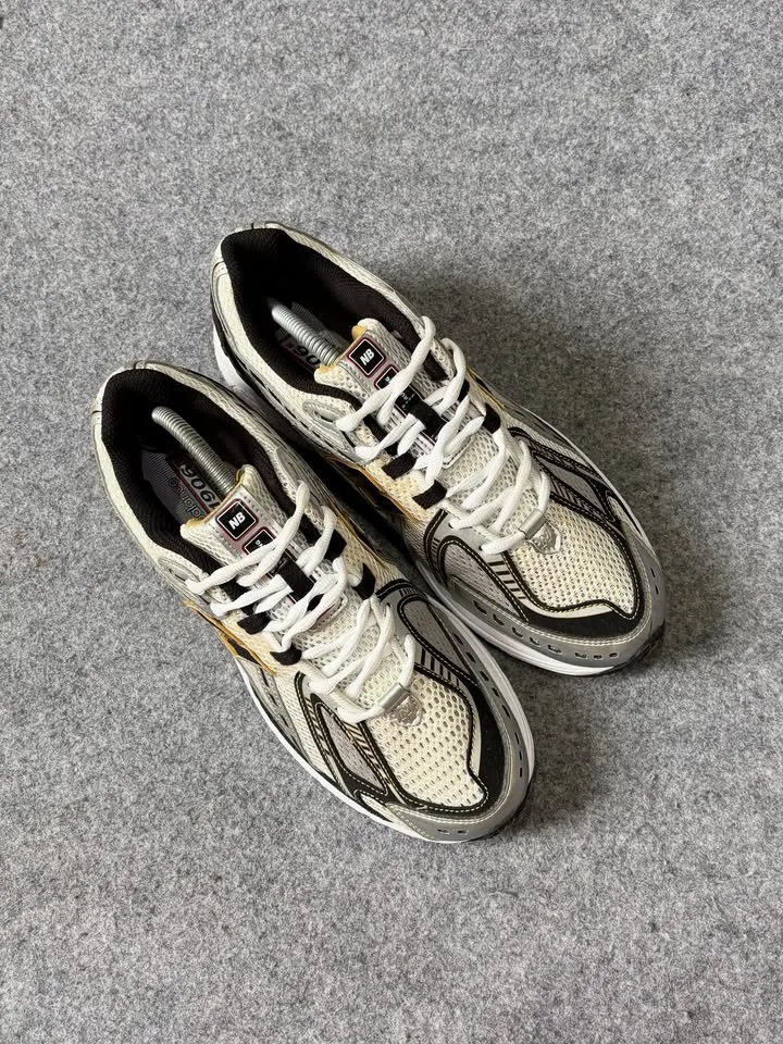 New balance 1906R