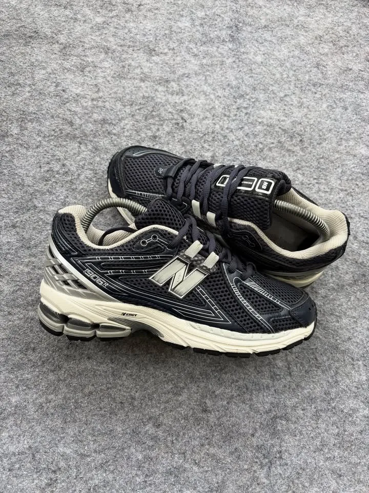 New balance 1906R