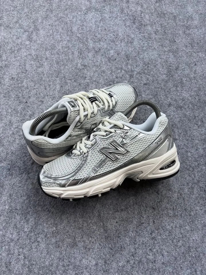 New balance 740