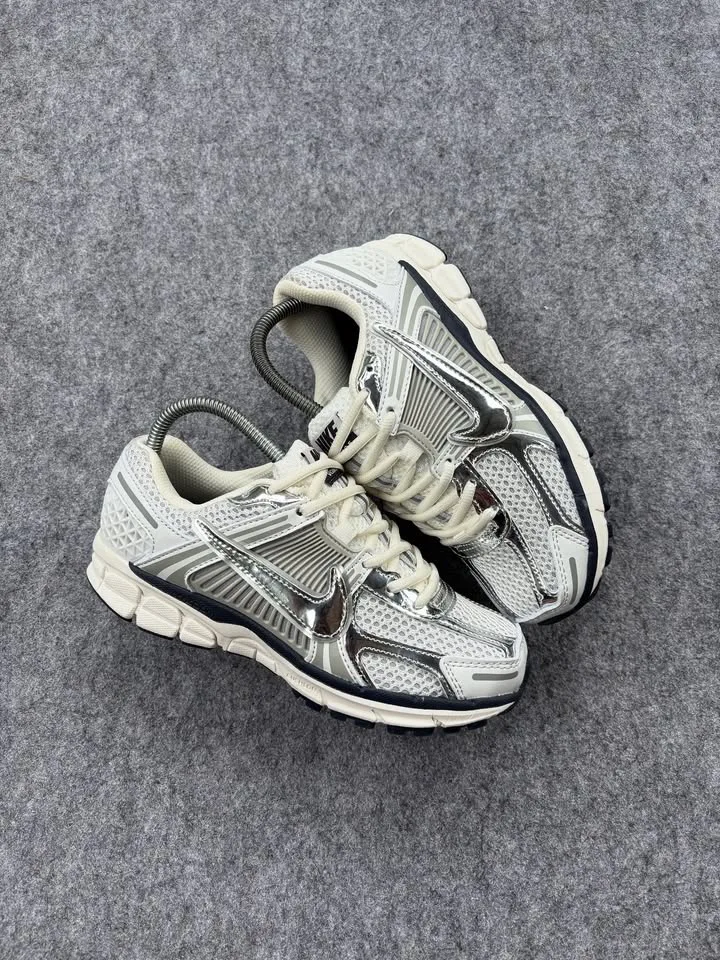 Nike vomero 5