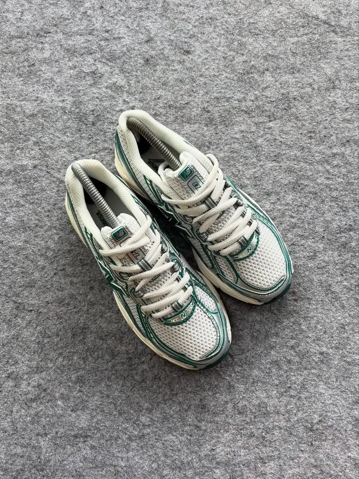 New balance 740
